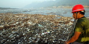 Umweltverschmutzung am Strand.jpg